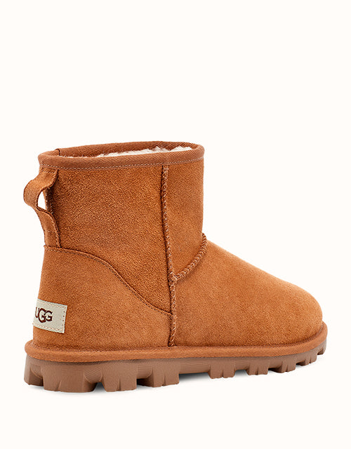 UGG Women Essential Mini Boots (Chestnut)