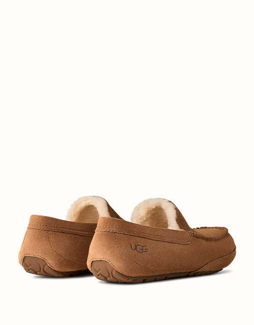 UGG Men Linscot Moccasins (Chestnut)