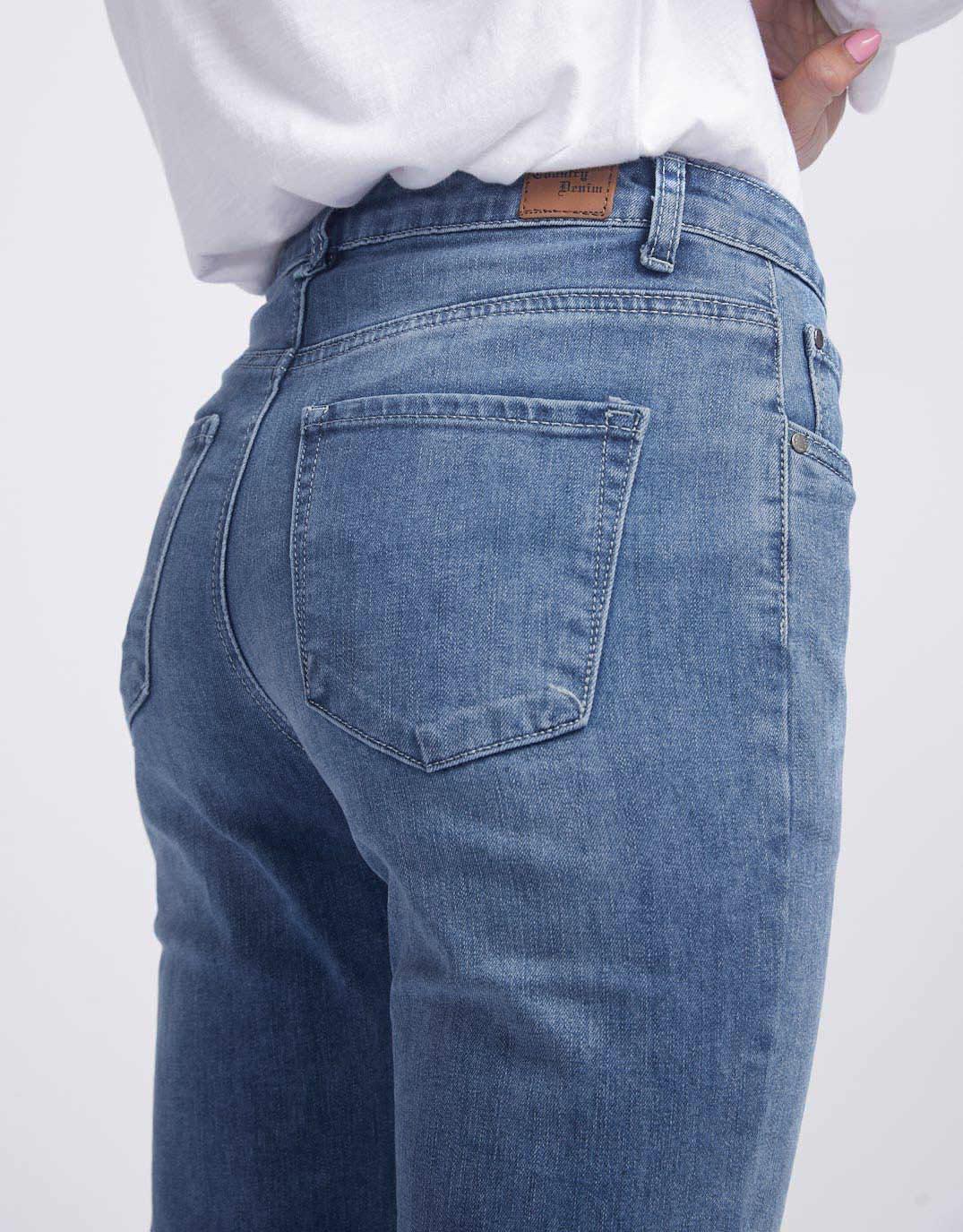 132 Fashion Stretch Mom Jean (Mid Blue Wash)