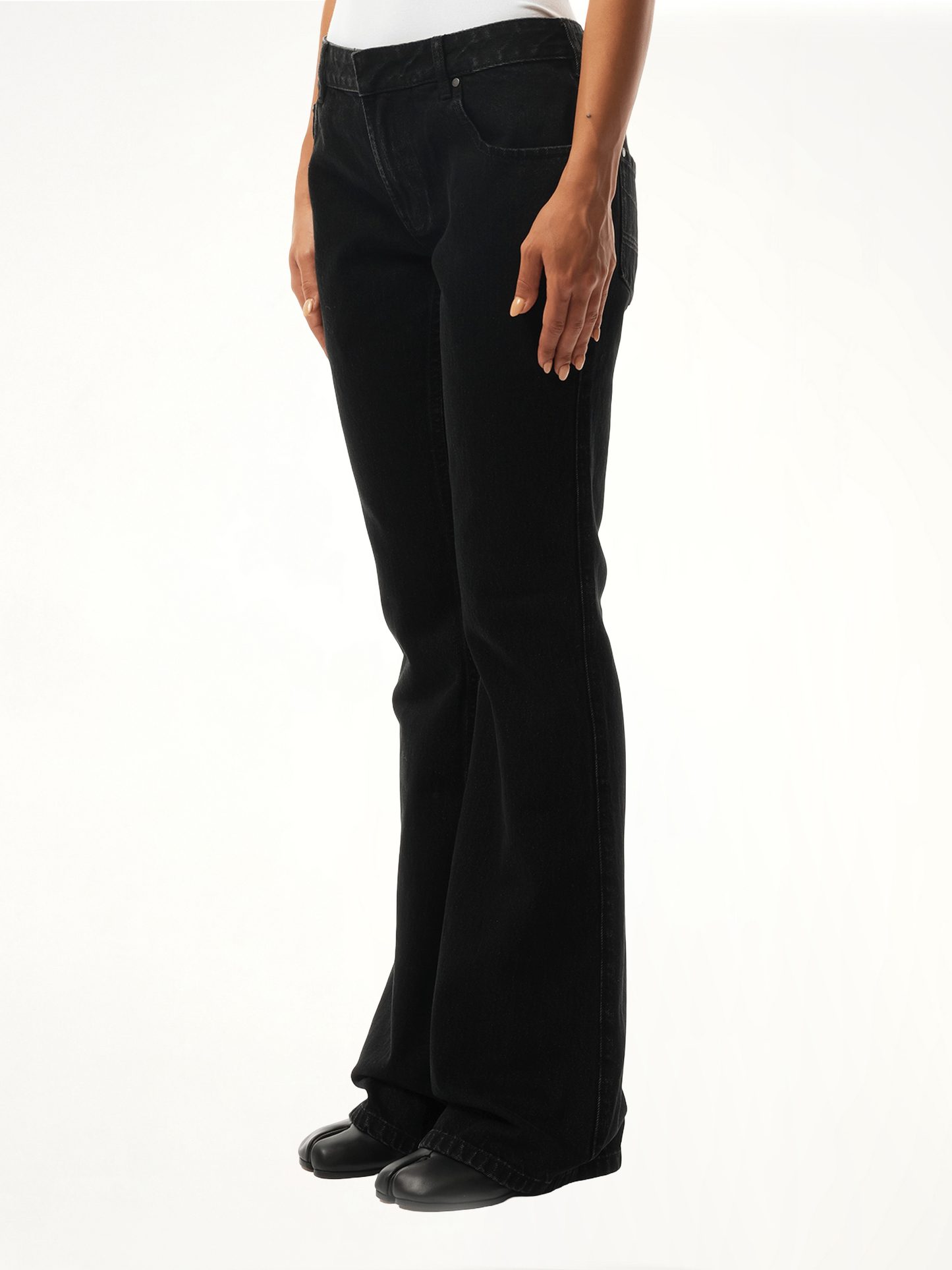 ENTIRE STUDIOS Slim-Flared Jeans (Black)