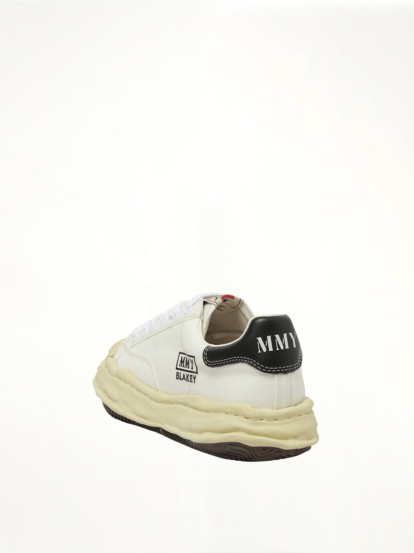 MAISON MIHARA YASUHIRO Blakey OG Vintage Leather Low Sneaker (White)
