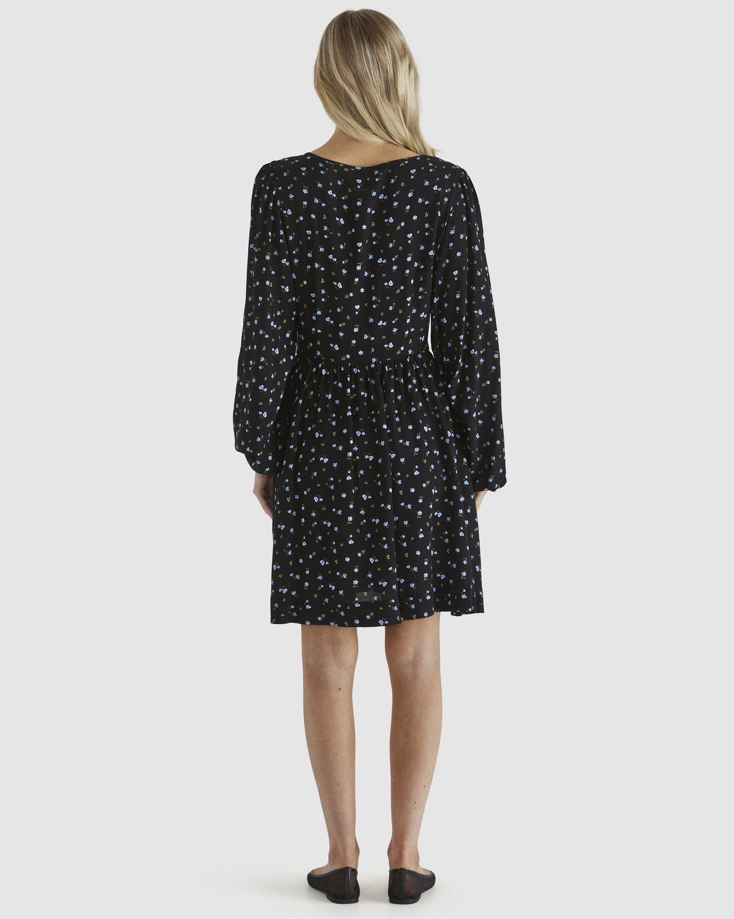 Sass Clothing Lauretta Dress (Black Ditsy)