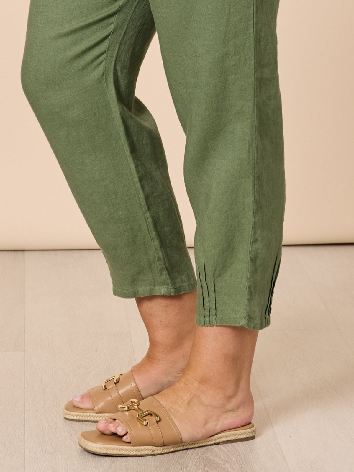 Gordon Smith Sarah Linen Pleat Hem Pant (Khaki)
