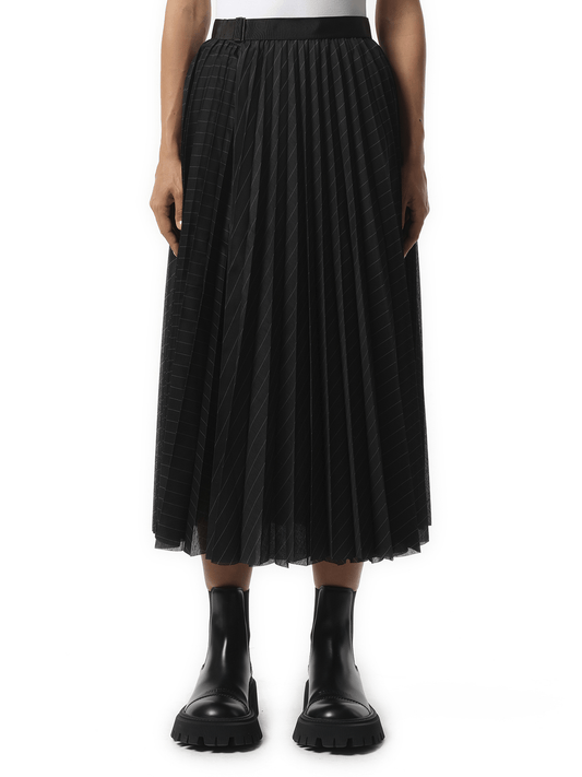 Image of a model wearing Skirts. Productname: SACAI Spun Organza Skirt in BLACK colour by brand - SACAI