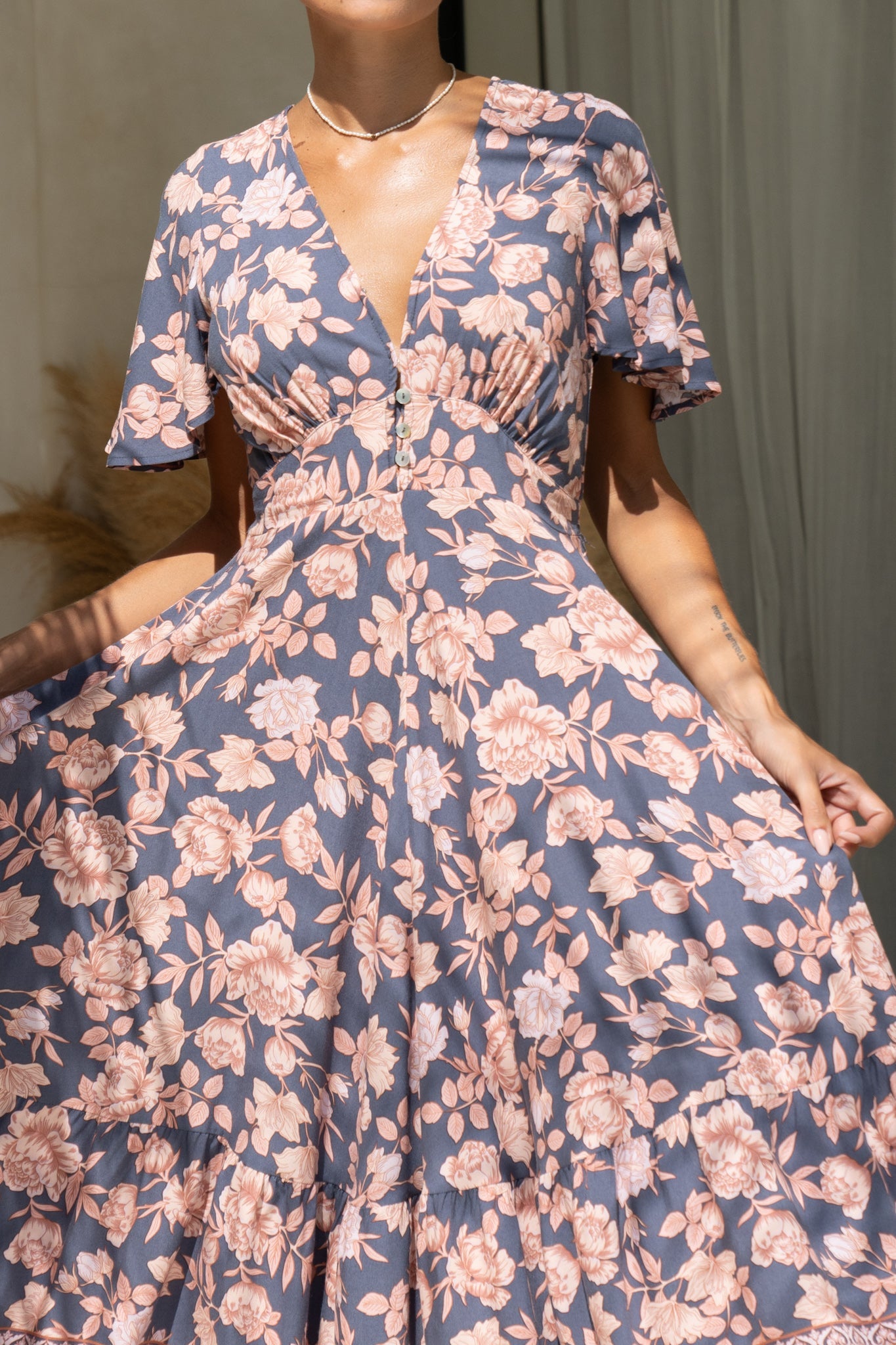 Heychic Amarante Navy Peach Boho V-Neck Midi Dress (Floral)
