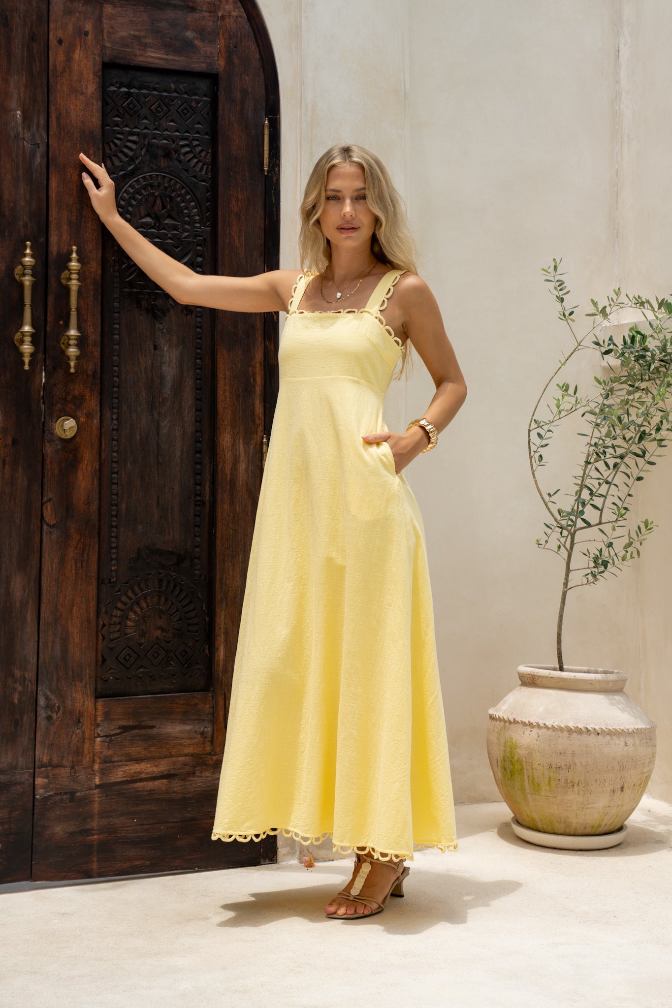HEYCHIC Mirae Scallop Trim Maxi Dress (Yellow)