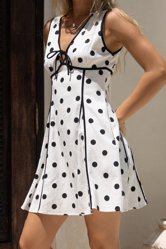 HEYCHIC Noella White Polka Dot Contrast Mini Dress (Black)