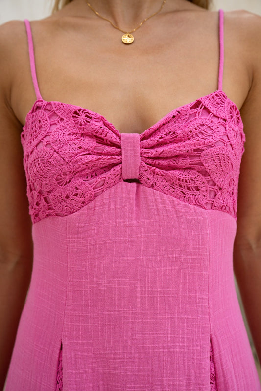 HEYCHIC Miki Sweetheart Lace Maxi Dress (Pink)