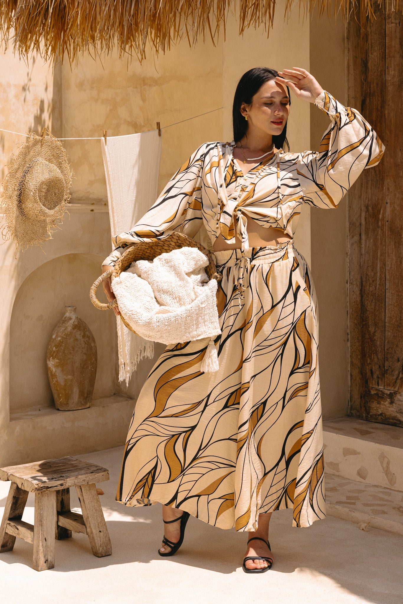 Heychic Rue Abstract Balloon Sleeve Blouse (Beige)
