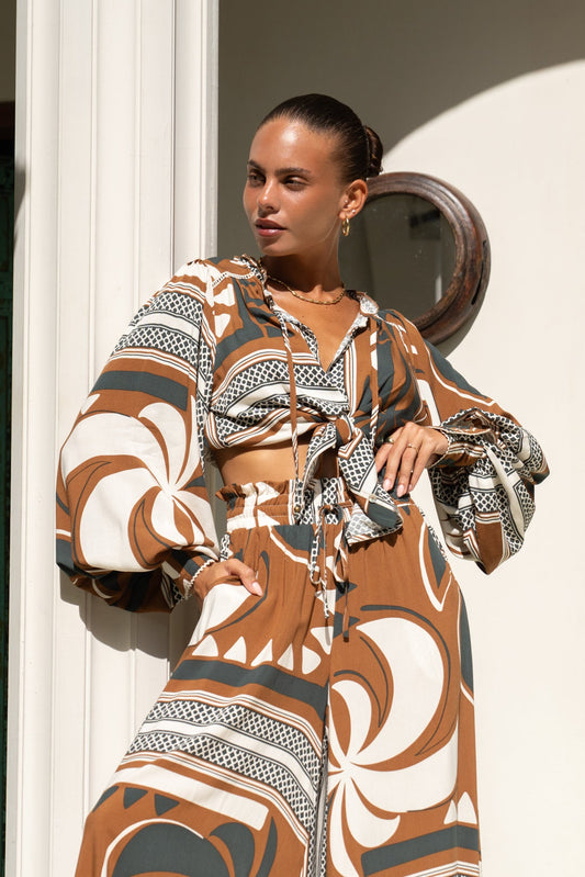 Heychic Wina Tropical Balloon Sleeve Blouse (Brown)