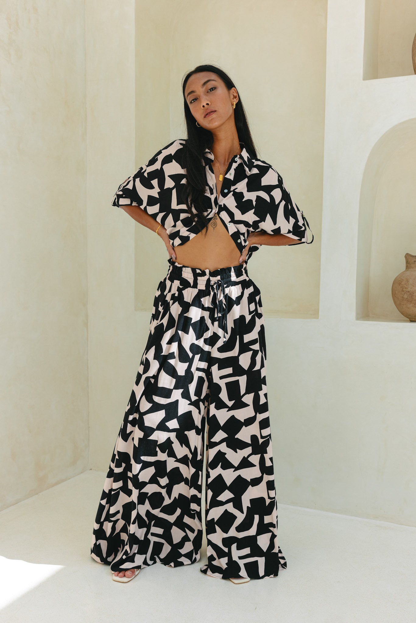 Heychic Nyx Abstract Geo Oversized Shirt (Black)