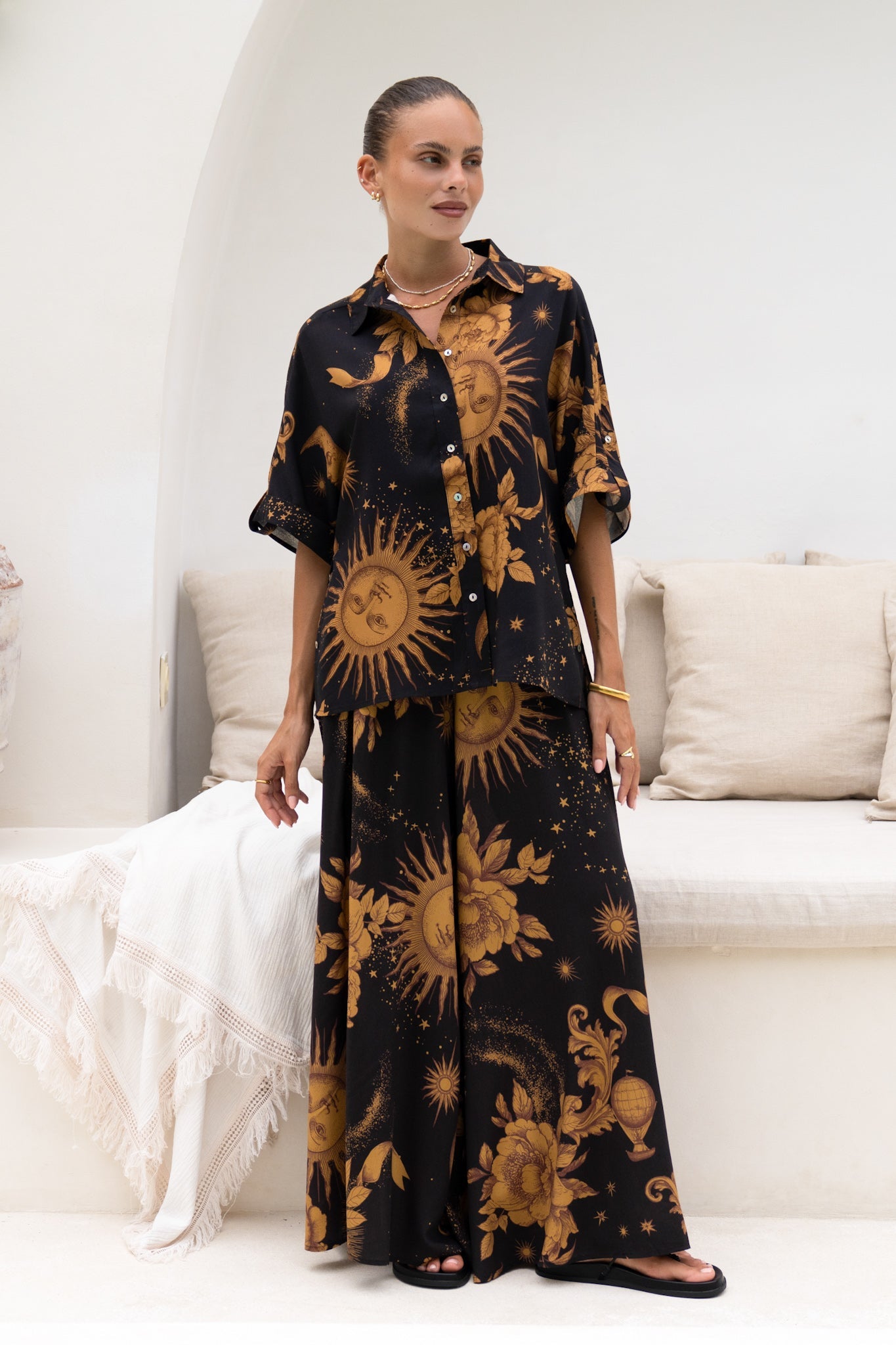 Heychic Estella Abstract Floral Shirt (Black)