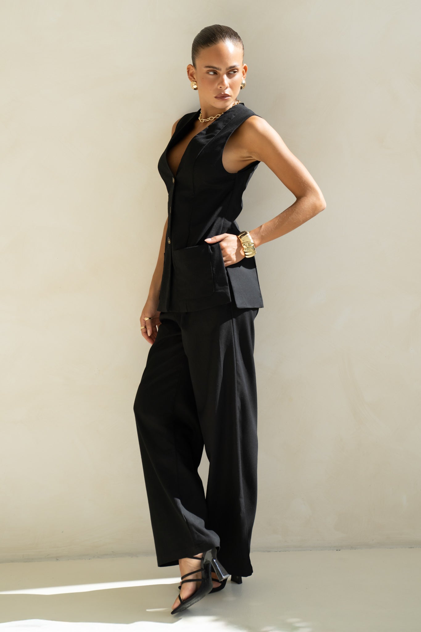 Heychic Keke Linen Blend Vest (Black)