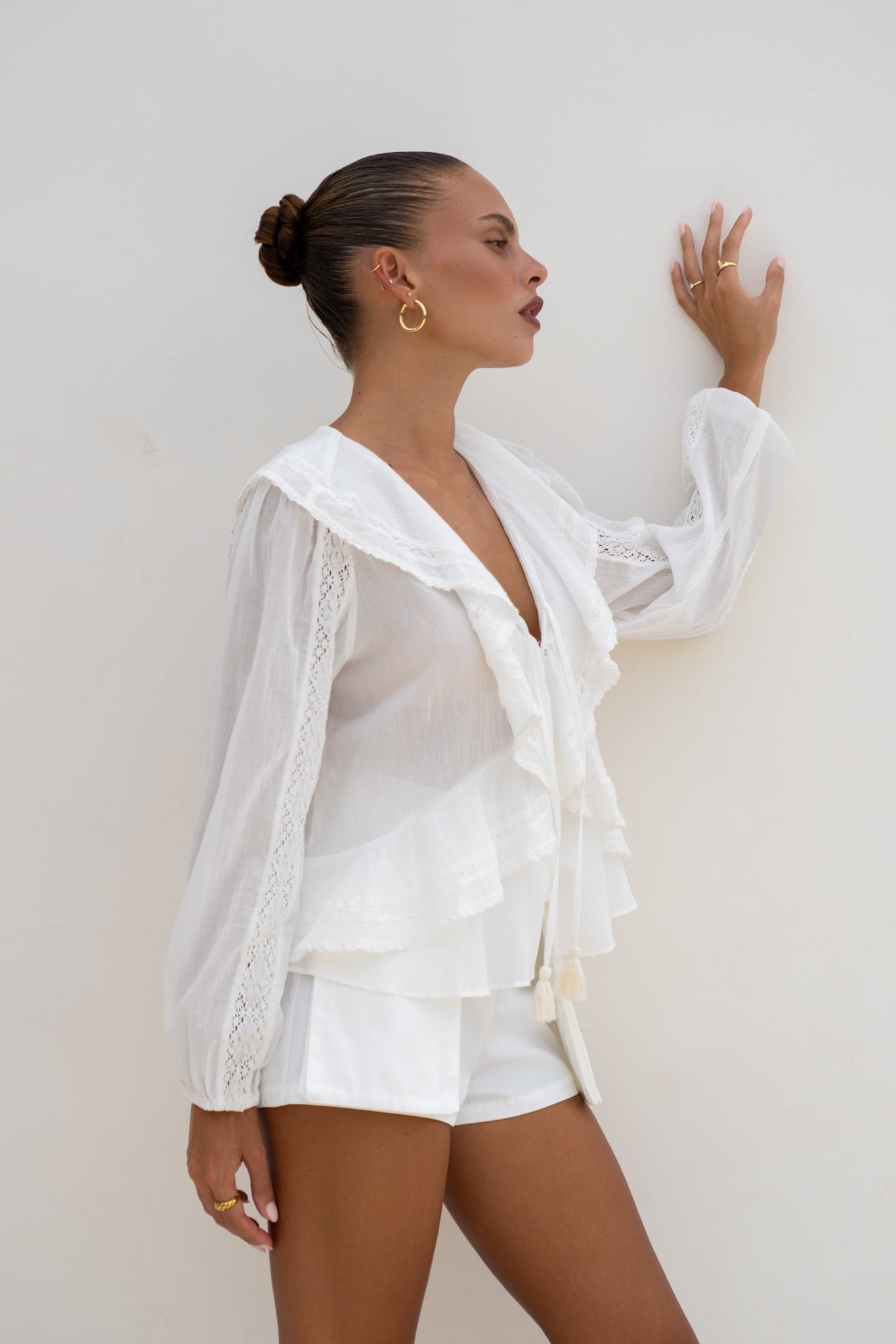 Heychic Valentina Off- Ruffle Blouse (White)