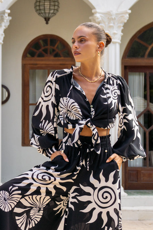 Heychic Kai Abstract Balloon Sleeve Blouse (Black)