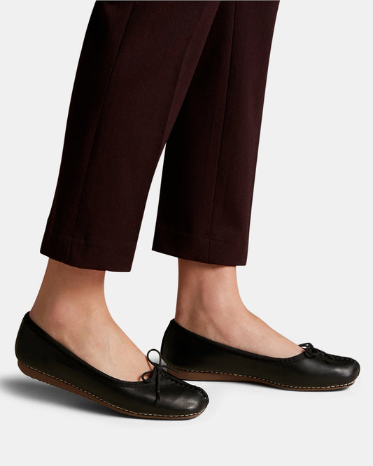 Freckle Ice Black Leather