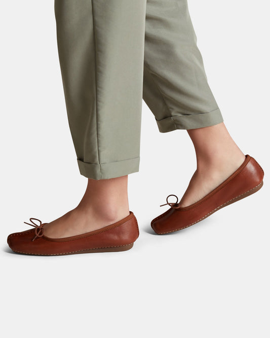 Freckle Ice Dark Tan Leather