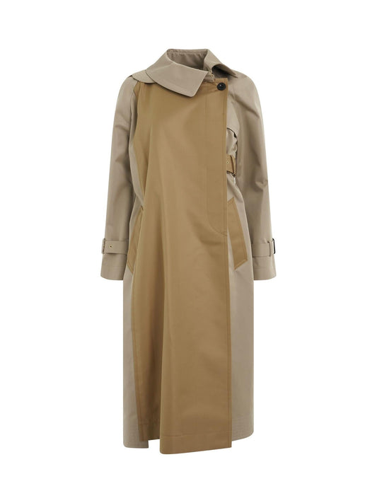 Image of a model wearing Outerwear. Productname: SACAI Panelled Cotton Gabardine Coat in Beige colour by brand - SACAI