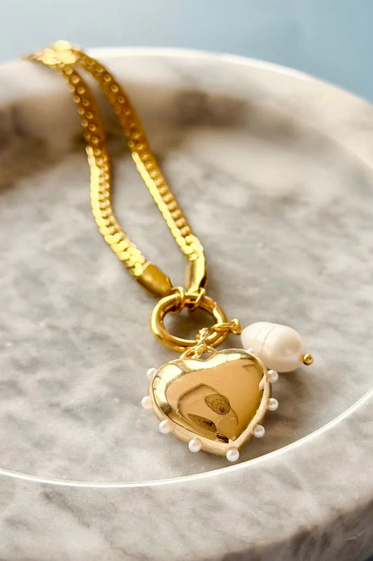 Betty Basics Big Heart Charm Necklace (Gold)