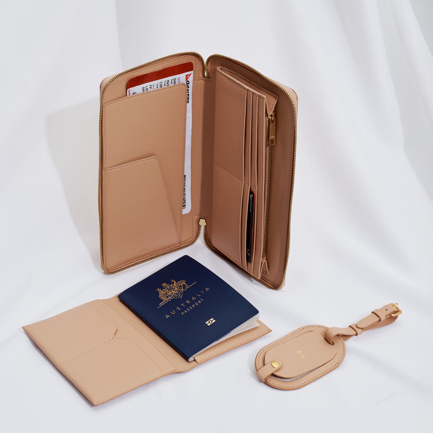 The Daily Edited Essentials Round Luggage Tag (Pecan)