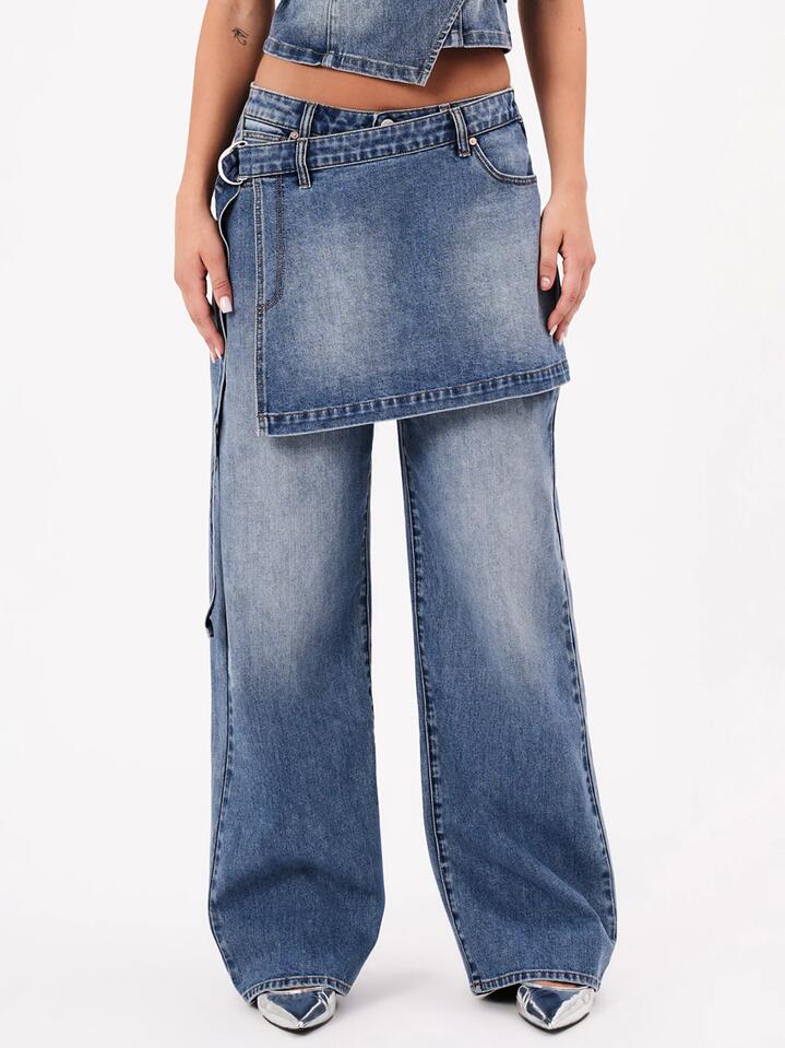 Image of a model wearing Denim. Productname: Abrand 95 Baggy Skirt-Jean Dalia in Mid Vintage Indigo colour by brand - Abrand