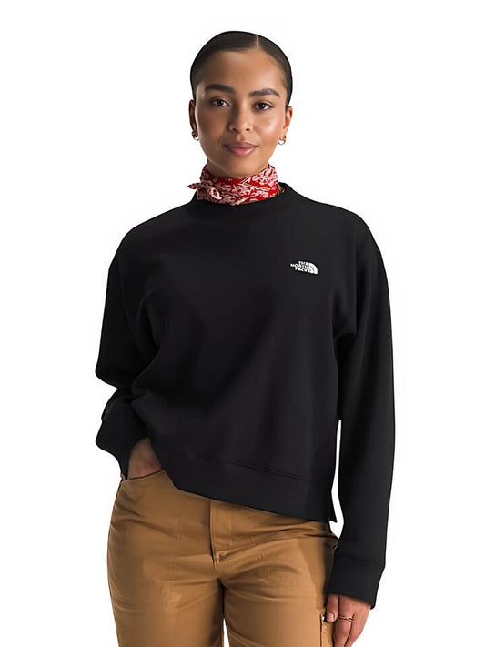 Image of a model wearing Outerwear. Productname: The North Face Evolution Fleece Crew in Black colour by brand - The North Face