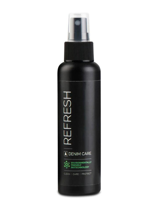 Image of a model wearing Denim. Productname: Sneaker Lab Denim Refresh 250ML in Black colour by brand - Sneaker Lab