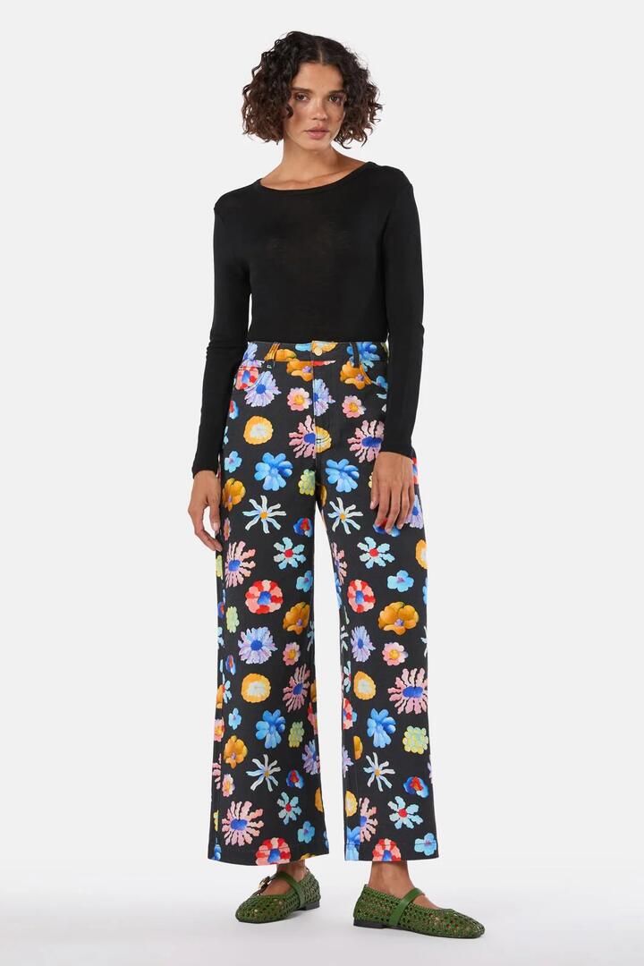 Image of a model wearing Denim. Productname: Big Bouquet Denim Jean in Print colour by brand - Gorman