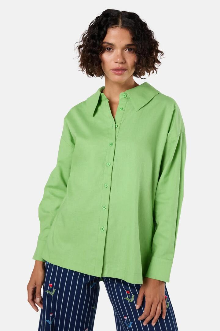 Image of a model wearing Tops. Productname: Greenery Shirt in Black colour by brand - Gorman