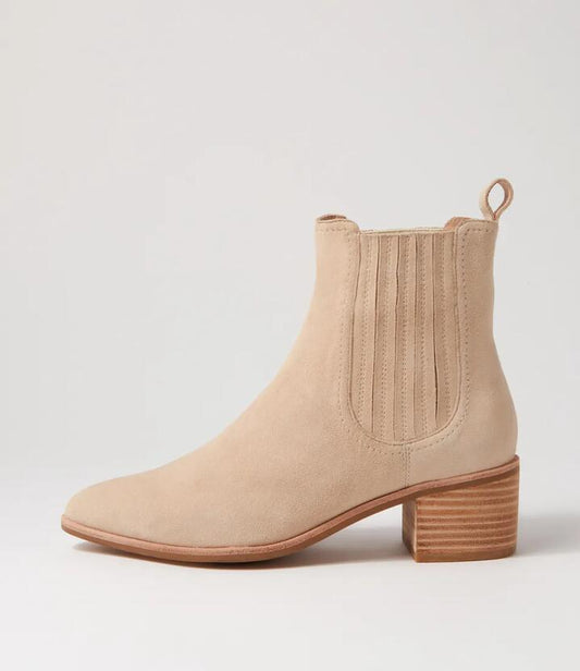 Image of Boots. Productname: Simmons Nougat Suede Chelsea Boots in NOUGAT colour by brand - MOLLINI