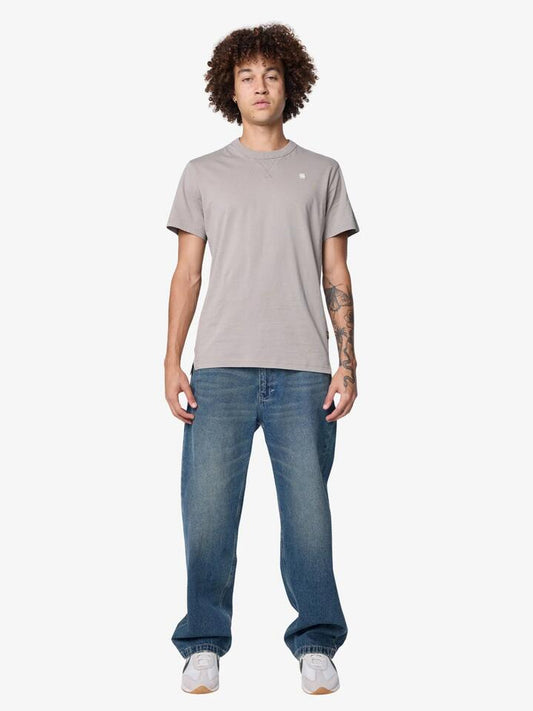 Image of a model wearing Tops. Productname: G-Star Nifous T-Shirt in Elephant Skin colour by brand - G-Star