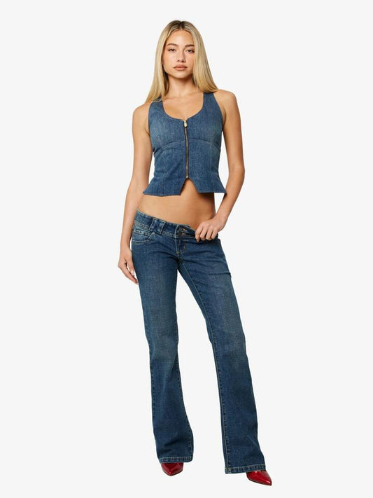 Image of a model wearing Denim. Productname: Abrand 00 Kick Andy Jeans in ANDY colour by brand - Abrand