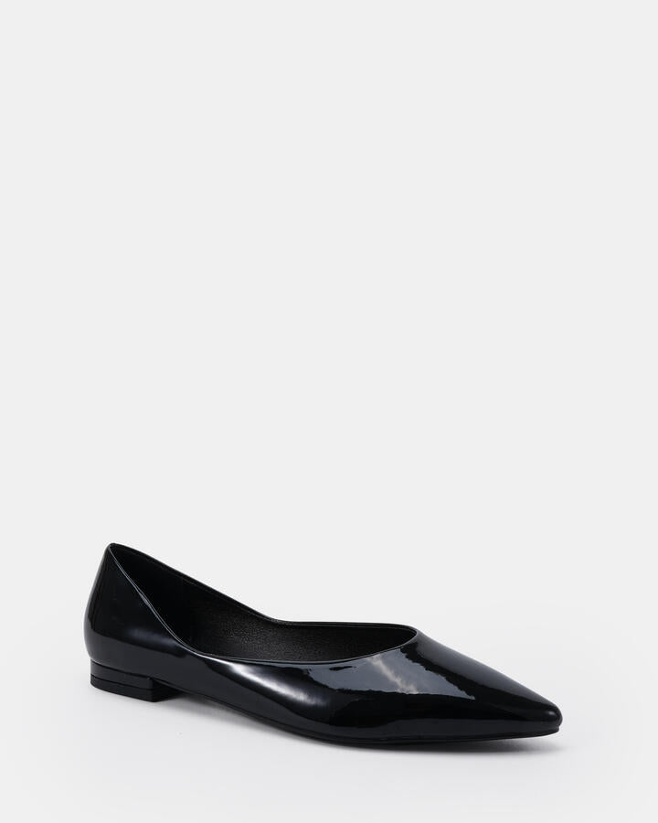 Image of Flats. Productname: Clever: Black Patent - Women's Casual Flat Closed in Black colour by brand - Novo