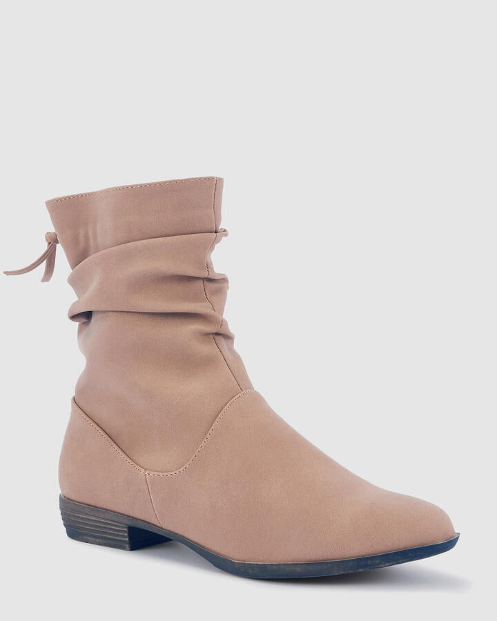 Image of Boots. Productname: Dayley: Camel - Women's Boot Flat in Beige colour by brand - Novo