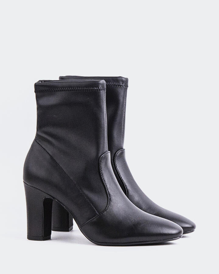 Image of Boots. Product name - Li-salford Black Leather in Black Leather colour by brand - Novo