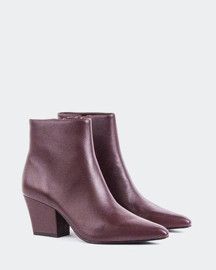 Image of Boots. Product name - Li-maisie Burgundy in Burgundy colour by brand - Novo