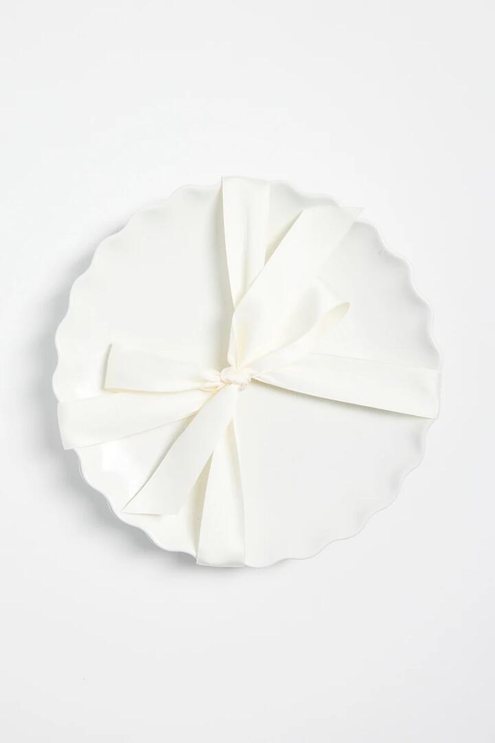 Image of Kitchen & Dining. Product name - Wavey Edge White Set 2 Plates in White colour by brand - Willow & Mae
