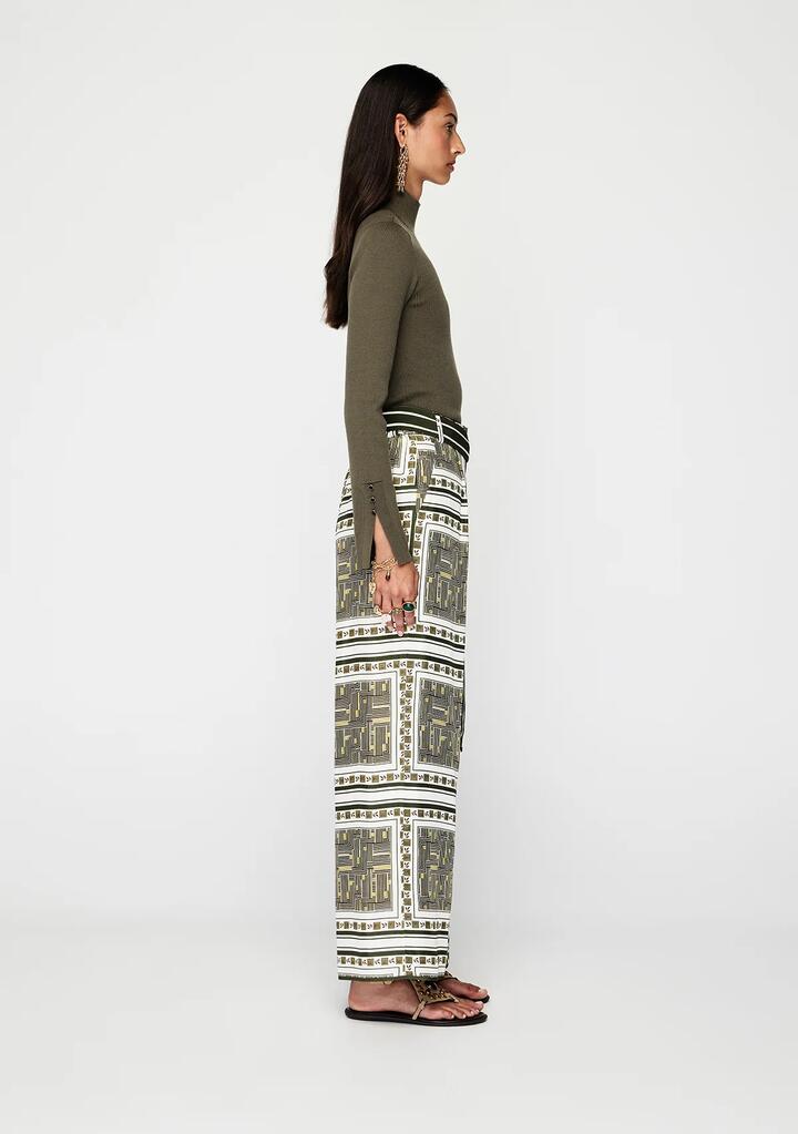 Image of a model wearing Pants. Productname: Leyla Pants | MOS The Label in Leyla Print colour by brand - MOS The Label