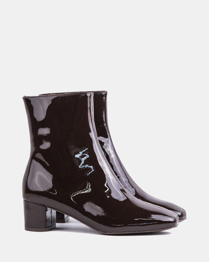 Image of Boots. Product name - Li-tenby Brown Patent in Brown Patent colour by brand - Novo