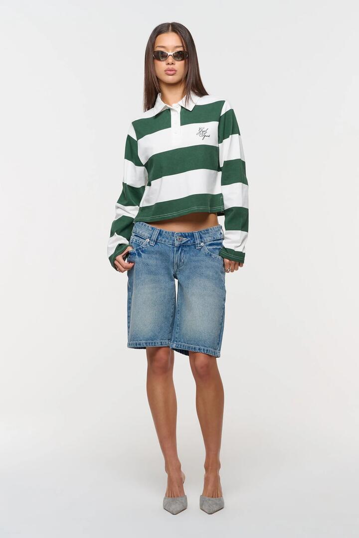 Image of a model wearing Shorts. Product name - 00 Selena Low Blue Baggy Long Short in Blue colour by brand - Abrand Jeans
