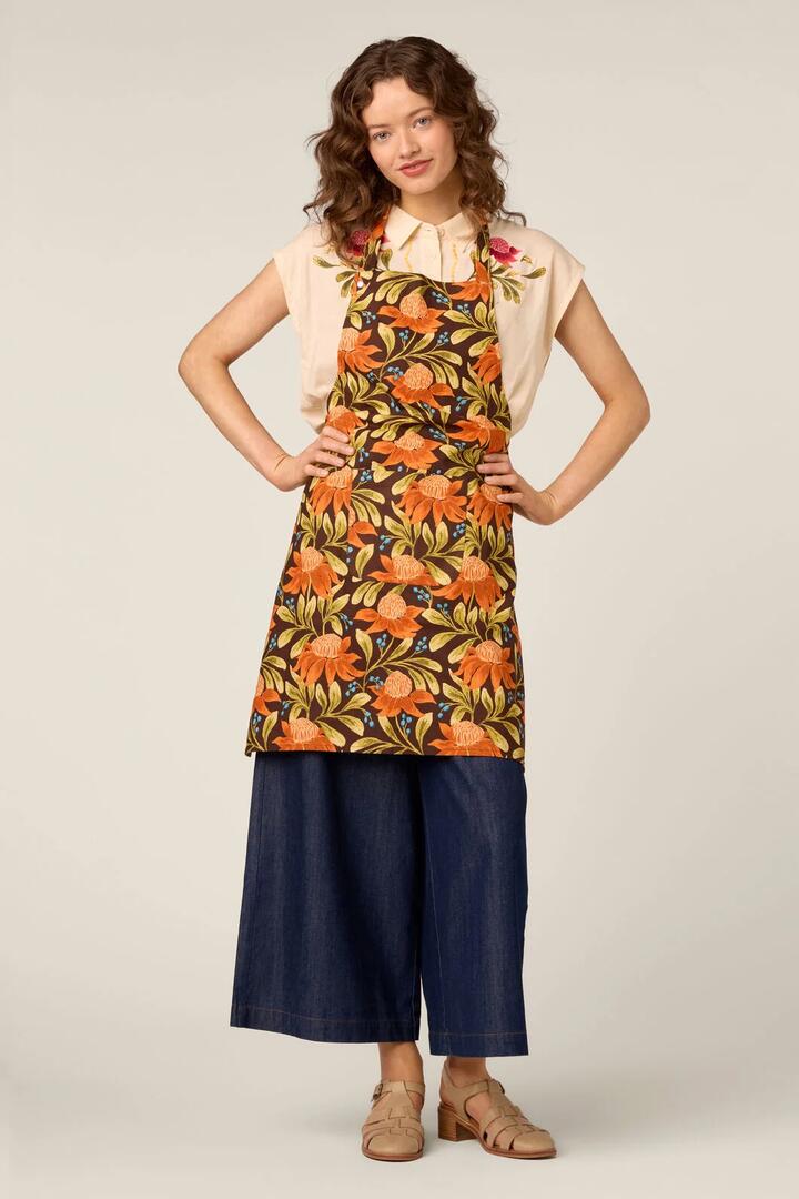 Image of Decor. Product name - Waratah Apron in Chocolate colour by brand - Princess Highway
