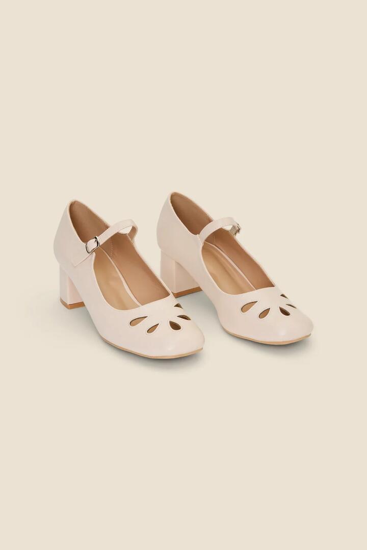 Image of Heels. Product name - Cream Vintage Heel in Cream colour by brand - Princess Highway