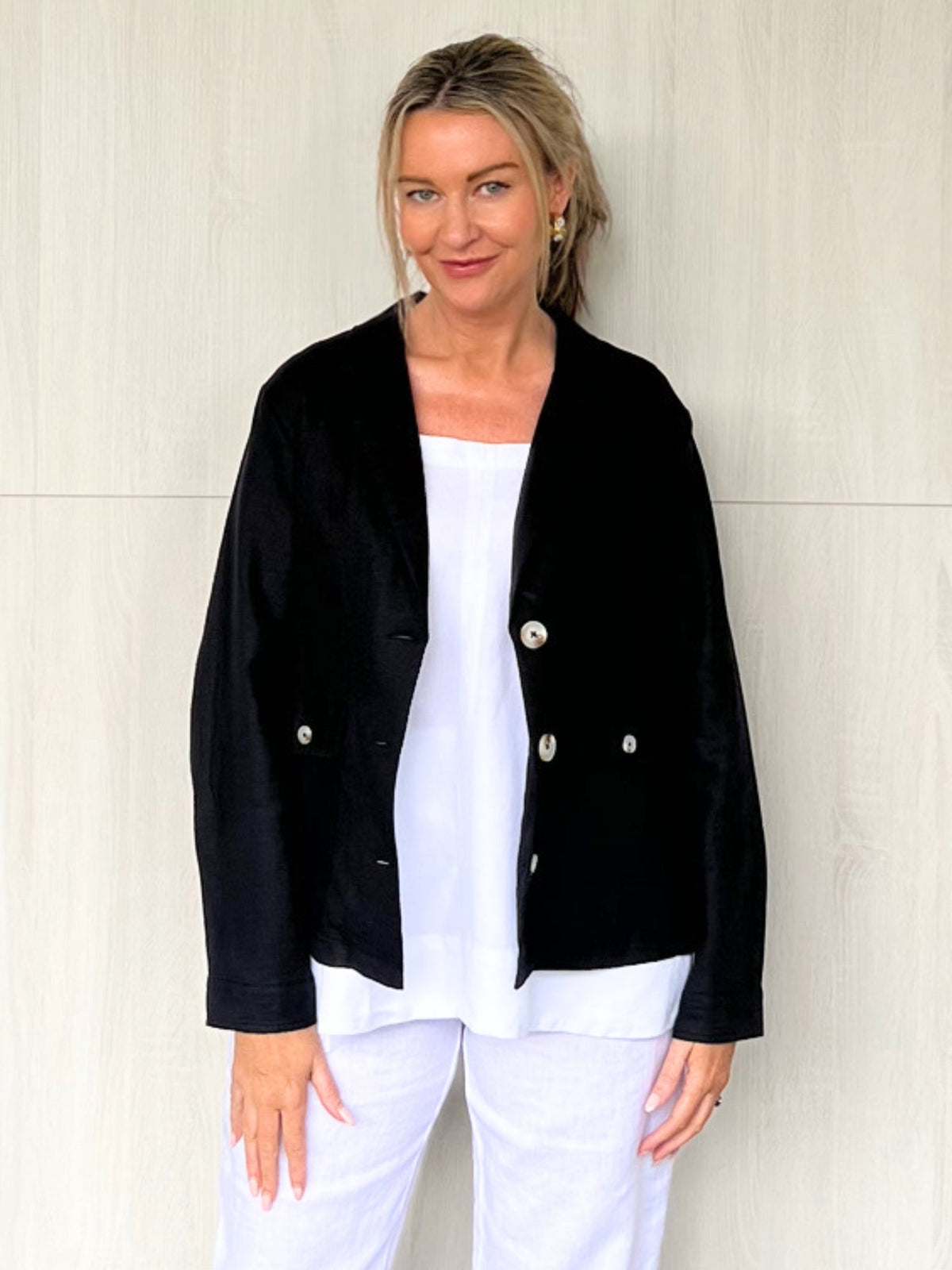 Gordon Smith Danielle Cropped Linen Blazer (Black)