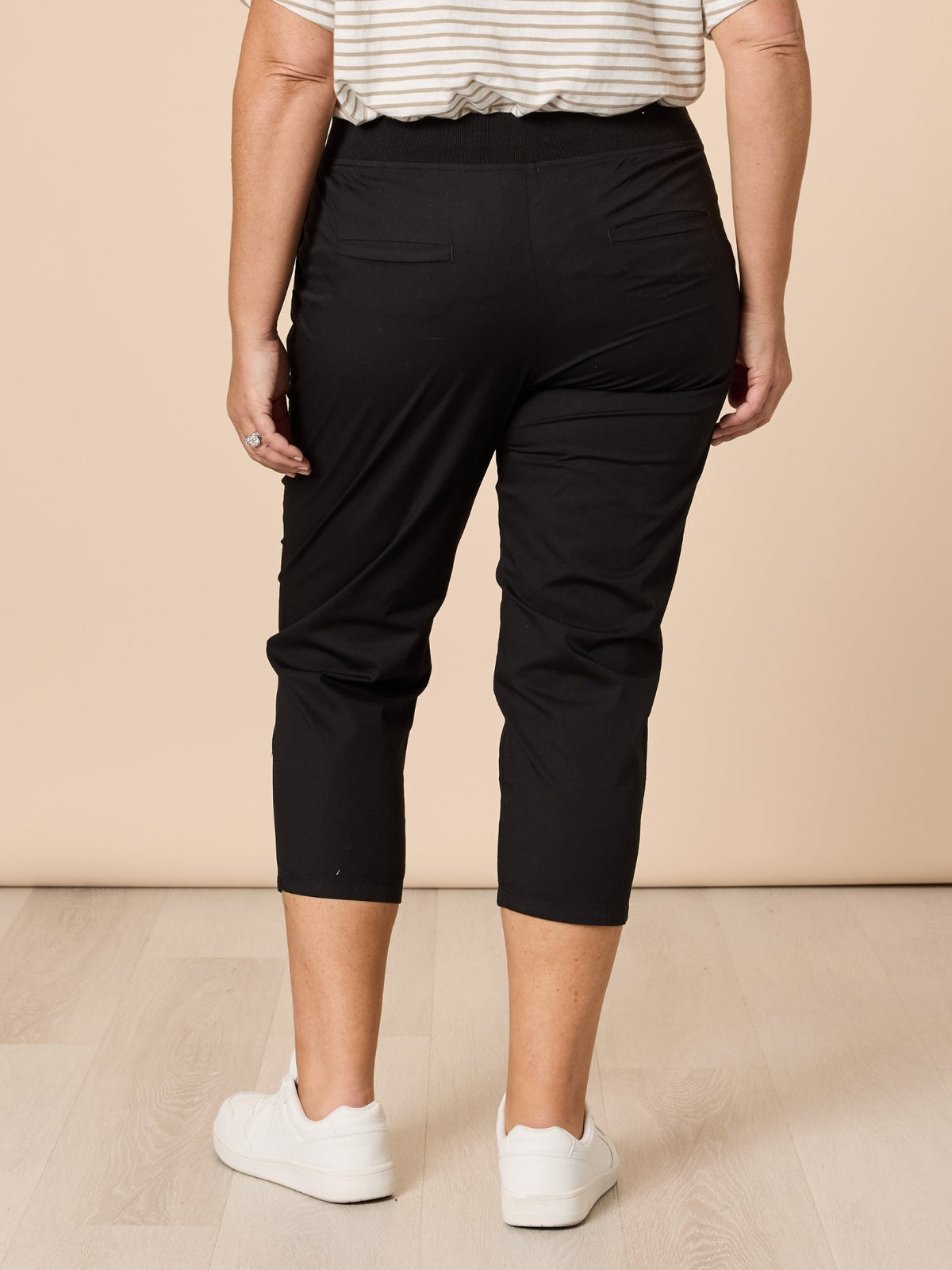Threadz Santorini Cotton Capri Pant (Black)