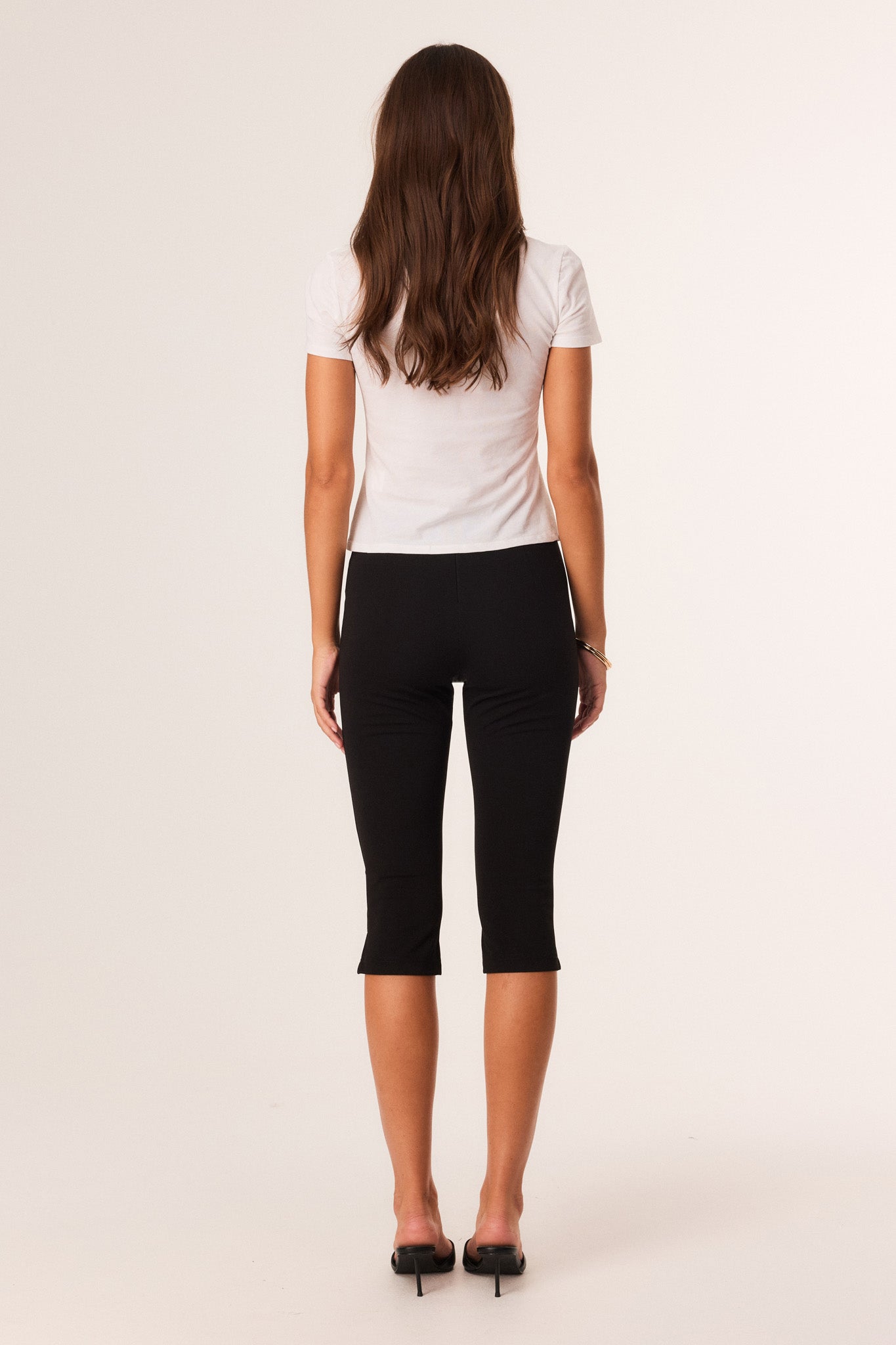 SNDYS OLIVE CAPRI 2.0 (Black)