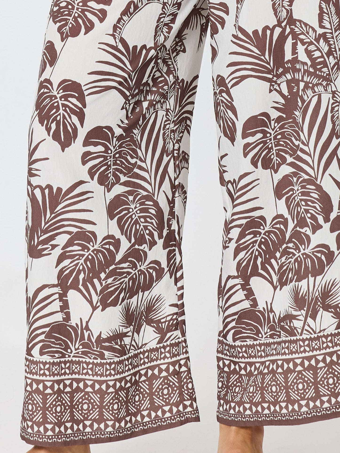 Hammock & Vine Palm Cove Print Wide Leg Pant (Espresso White)