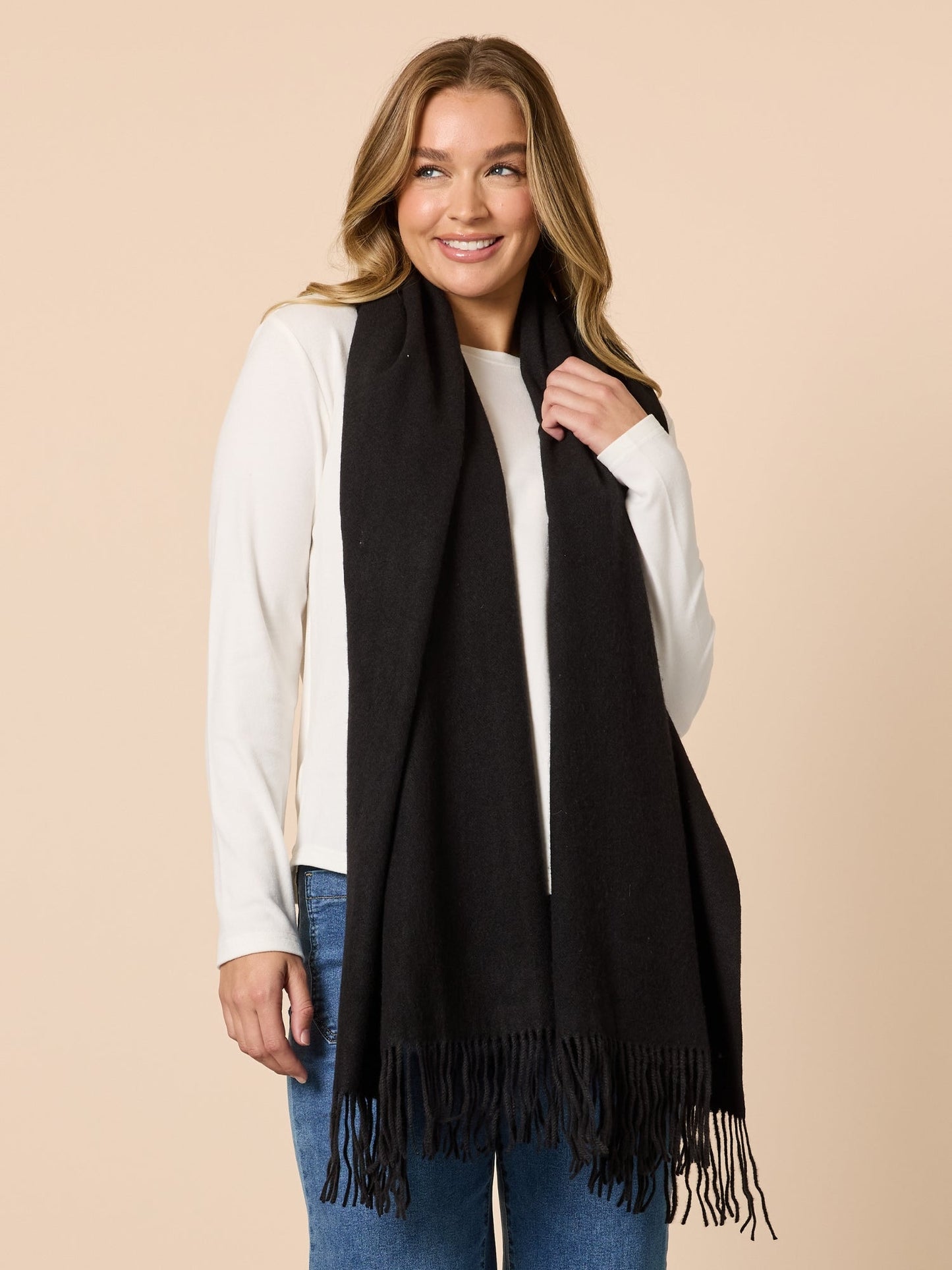 Threadz Cosy Fringe Scarf (Black)