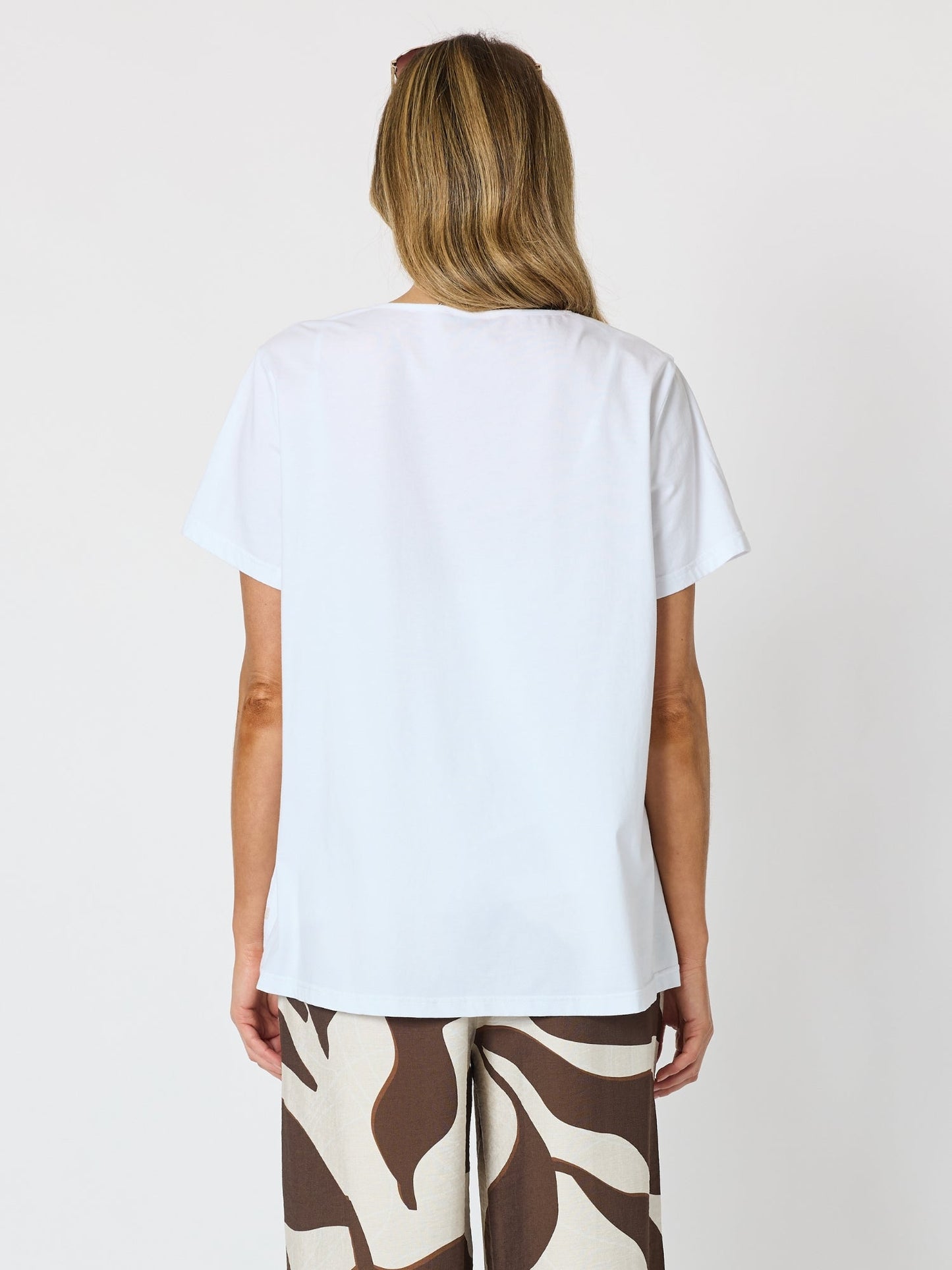 Clarity Bay Leaf Print Top (White Mocha)