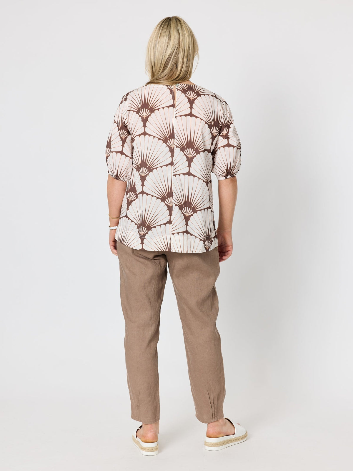 Gordon Smith Sarah Linen Pleat Hem Pant (Mocha)