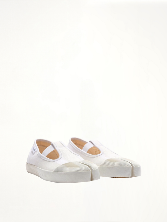 MAISON MARGIELA Tabi Toe Sneakers (White)